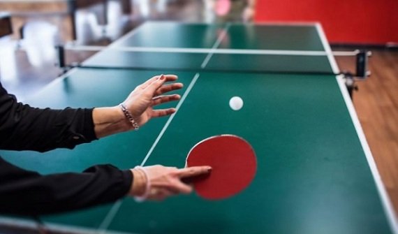 Campionati fermi, gli scommettitori si danno al ping pong